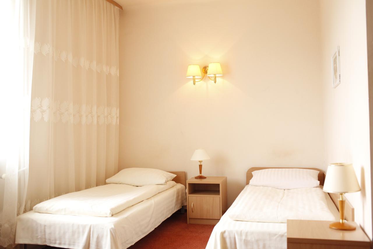 Iskra Hotel Radom Bagian luar foto