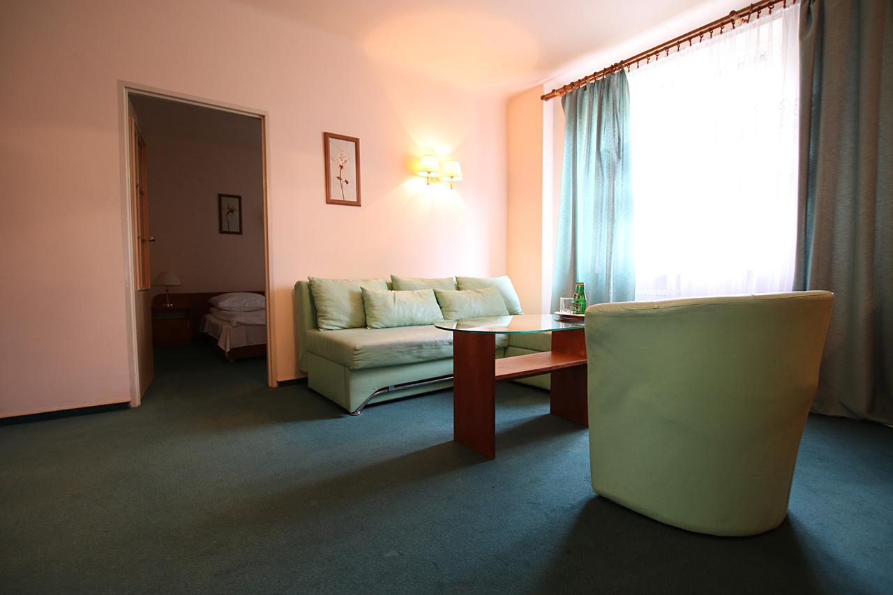 Iskra Hotel Radom Ruang foto