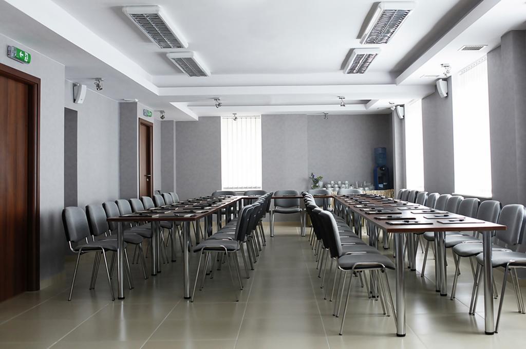 Iskra Hotel Radom Bagian luar foto