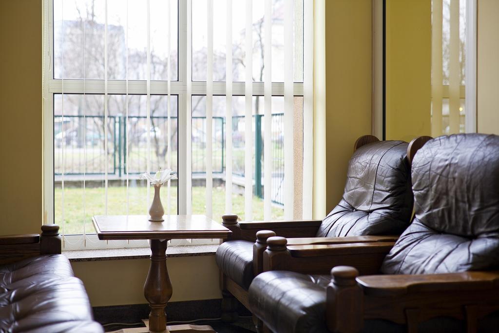 Iskra Hotel Radom Bagian luar foto