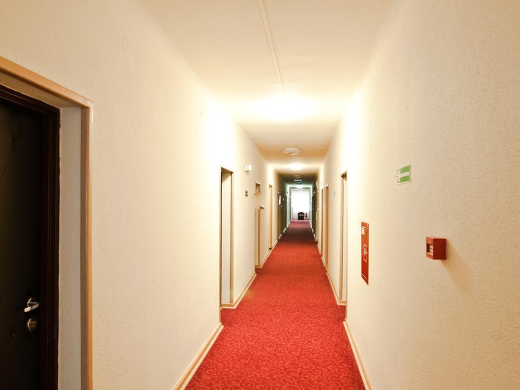 Iskra Hotel Radom Bagian luar foto